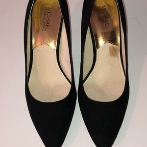 Women’s black high heel shoe